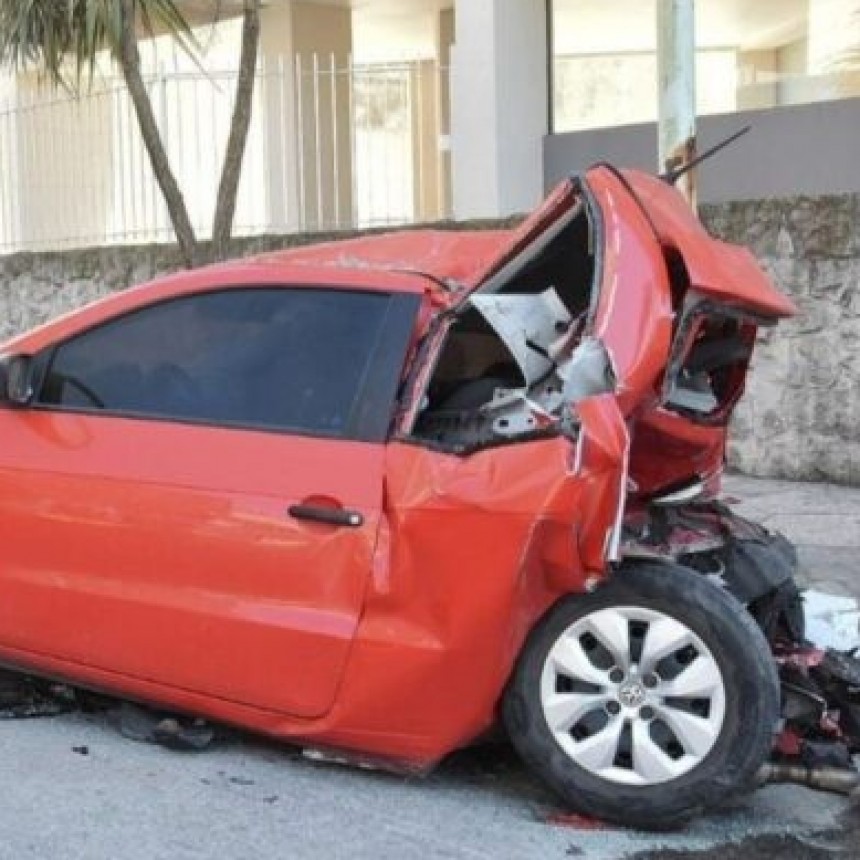 Mar Del Plata: Alcoholizada, Chocó Cuatro Autos Y Les Dejó Notitas En Los Parabrisas