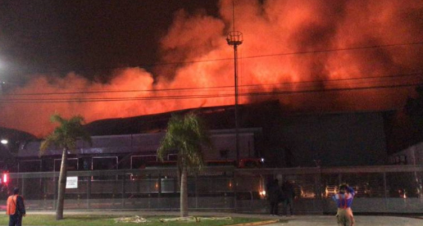 Devastador Incendio En Un Depósito De San Fernando: No Hubo Heridos