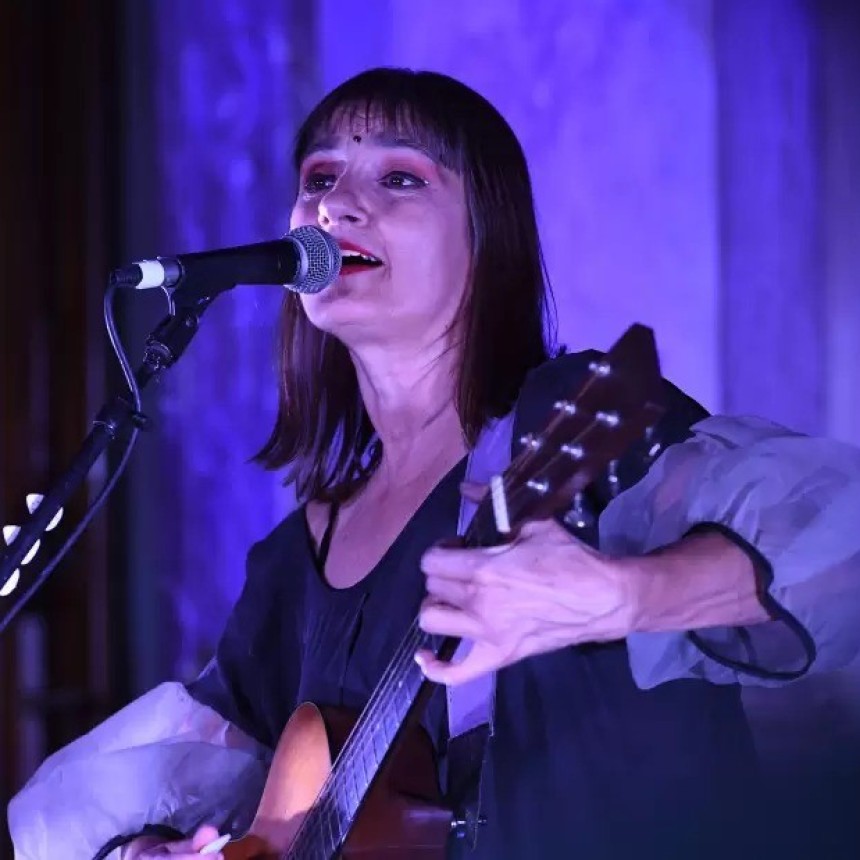 Hilda Lizarazu Se Presenta Con Un Recital En La Quinta Trabucco De Vicente L&oacute;pez