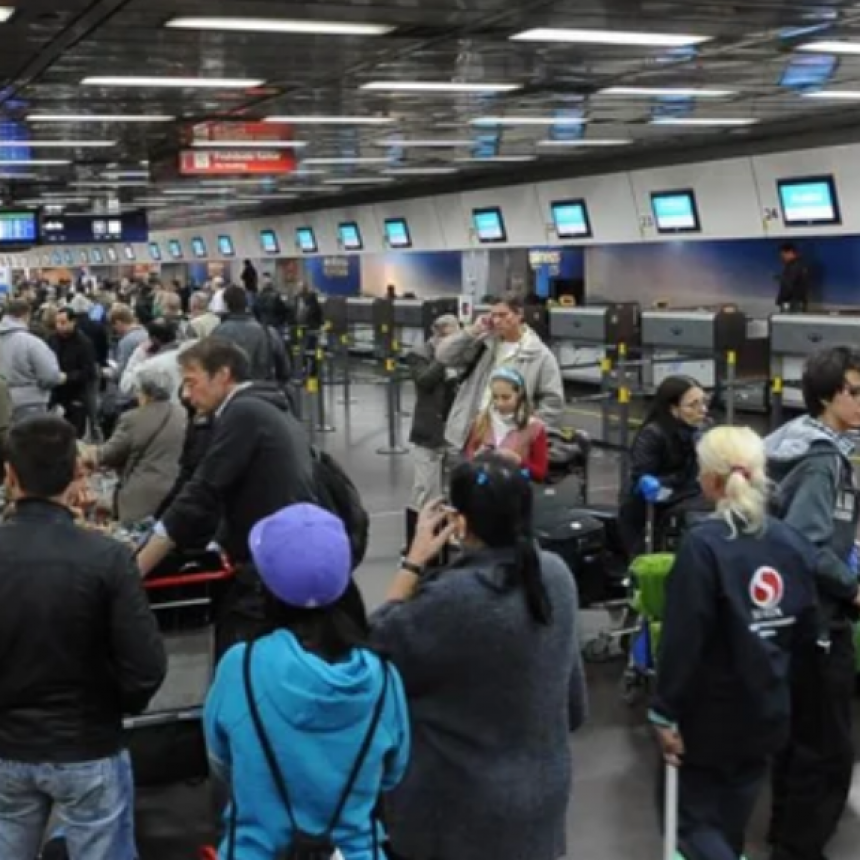 Anuncian Un Paro De Transporte Aéreo, Terrestre Y Marítimo Para El 6 De Mayo