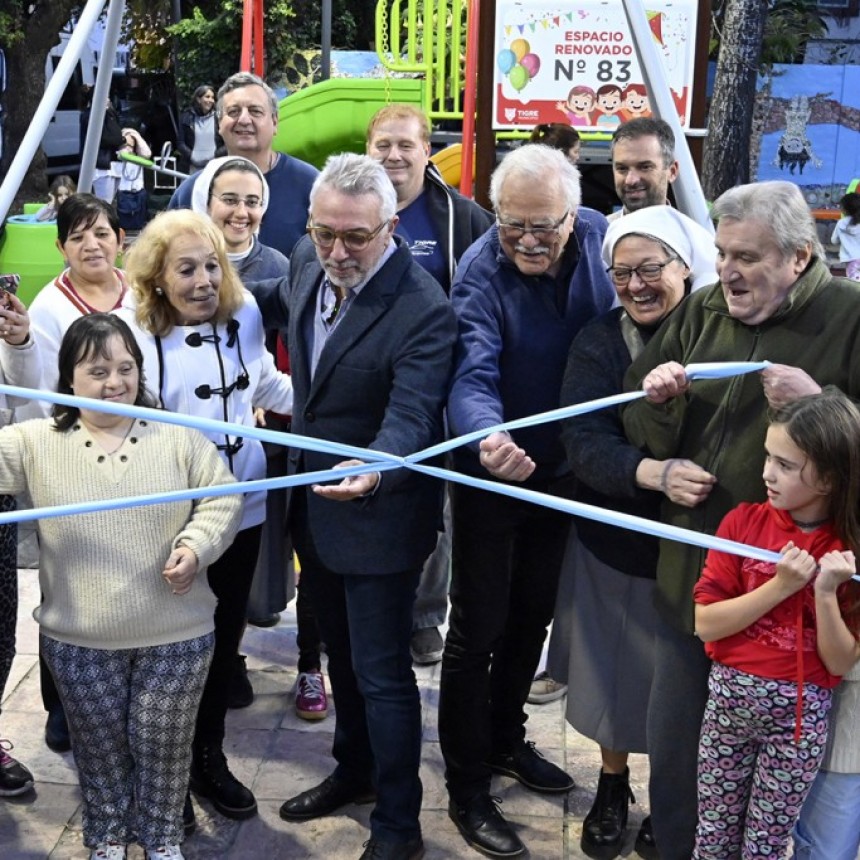 Julio Zamora Inauguró La Puesta En Valor De La Plazoleta 