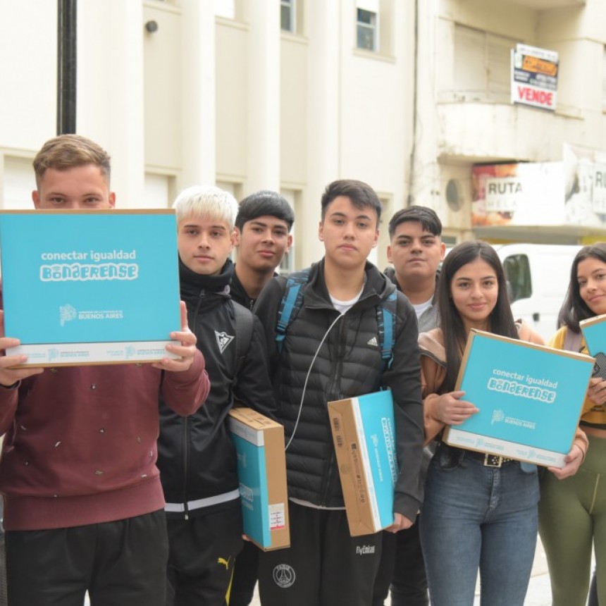 San Martín Entrega Más De 2.400 Netbooks De Conectar Igualdad Bonaerense