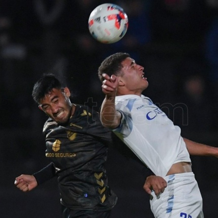 Platense Ganó Con Un Polémico Penal De Mauro Zárate