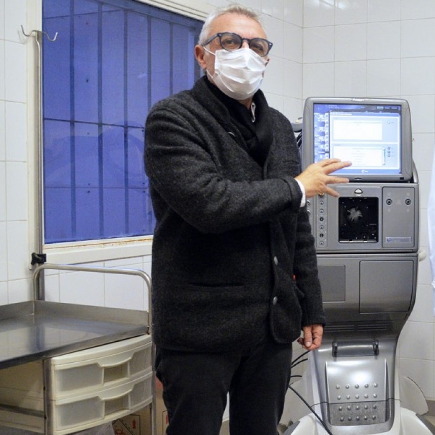 Julio Zamora Presentó Un Equipo De Última Generación Para Cirugías De Alta Complejidad En El Hospital Oftalmológico Dr. Ramón Carrillo