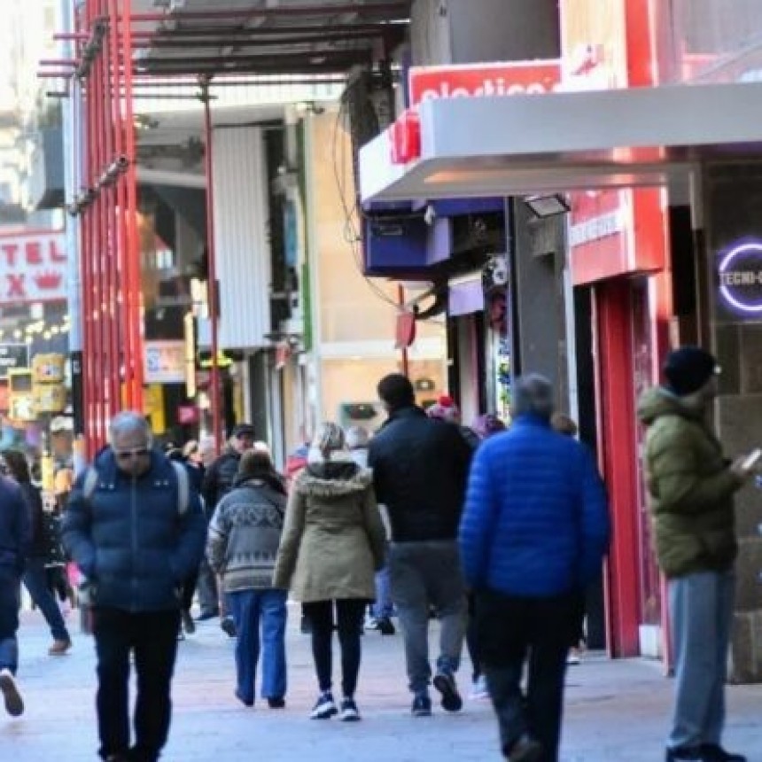 Miles De Turistas Colman Mar Del Plata Bajo Un Cielo Soleado En El Fin De Semana Xxl