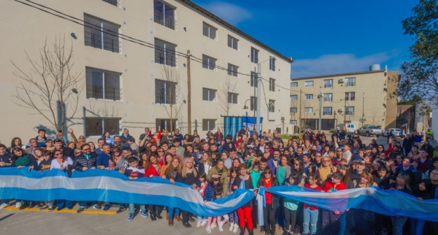 En San Fernando Juan Andreotti Y Los Vecinos Del Barrio Tiro Federal Inauguraron Una Nueva Torre De Viviendas