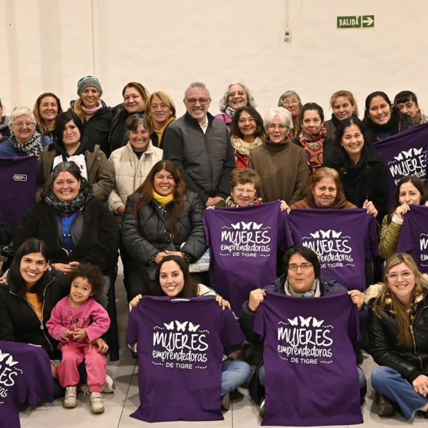 En Rincón De Milberg, Julio Zamora Participó De La Asamblea Mensual Del Programa Municipal Mujeres Emprendedoras