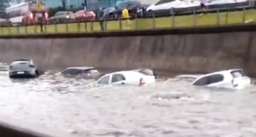 Fuerte Temporal Sorprendi&oacute; A Caba Y Al Gran Buenos Aires: Lluvias, Vientos Y Autos Bajo El Agua